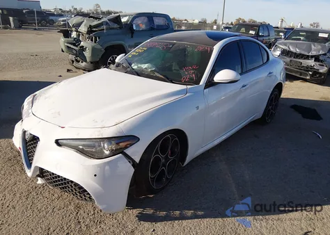 2022 Alfa Romeo Giulia Ti Awd z USA, uszkodzony, nr VIN ZARFANBN0N7653140